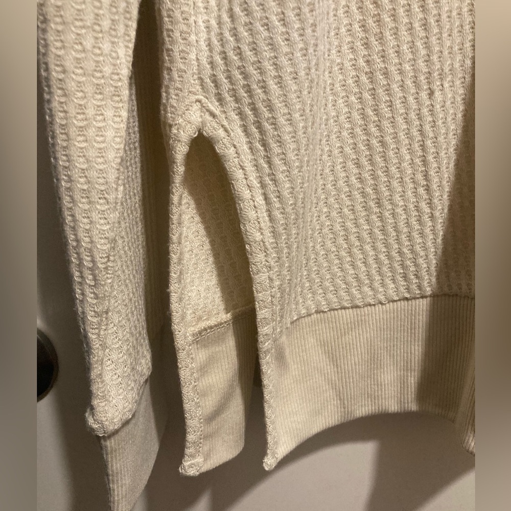 Live Well pullover - Picture 3 of 5